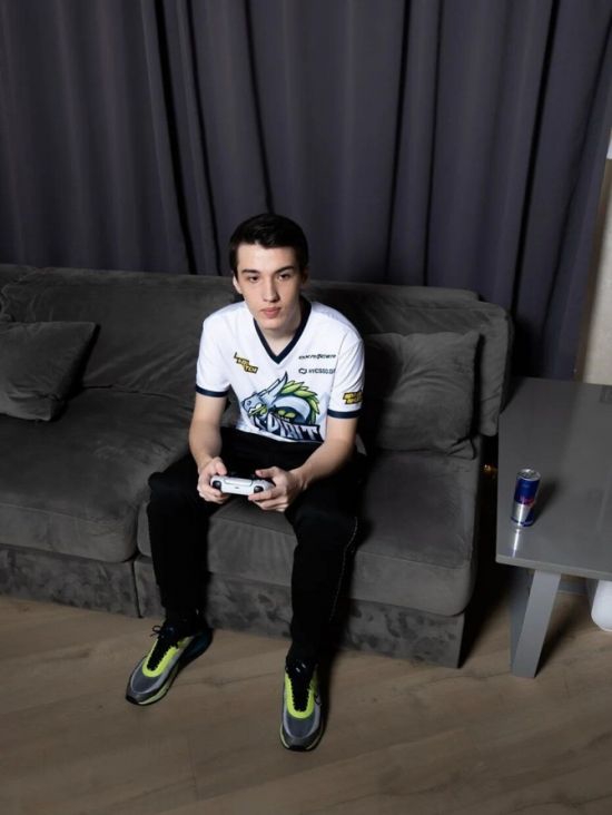 风暴英雄圣骑士乌瑟尔攻略与技巧分享